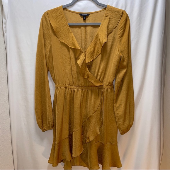 Express dress - Picture 1 of 3